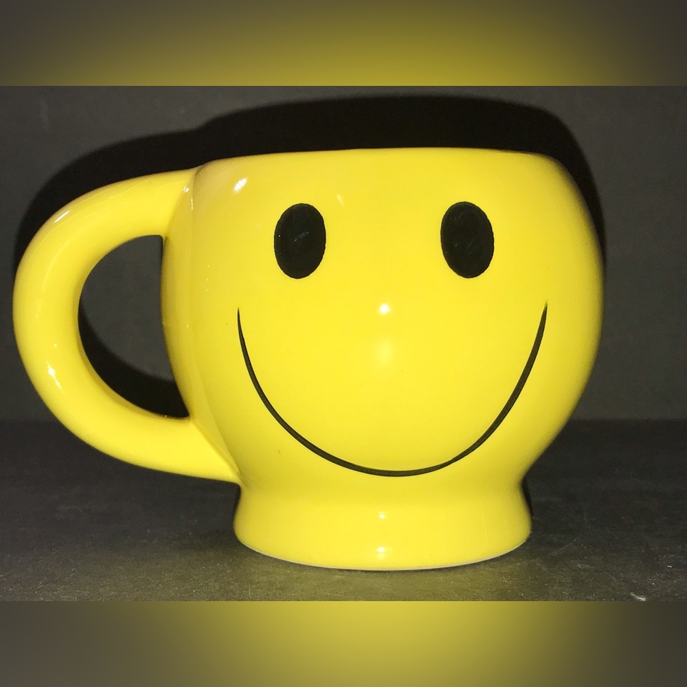 Vintage Retro Yellow Smiley Face Coffee Mug Cup Planter Emoji Smiley Face